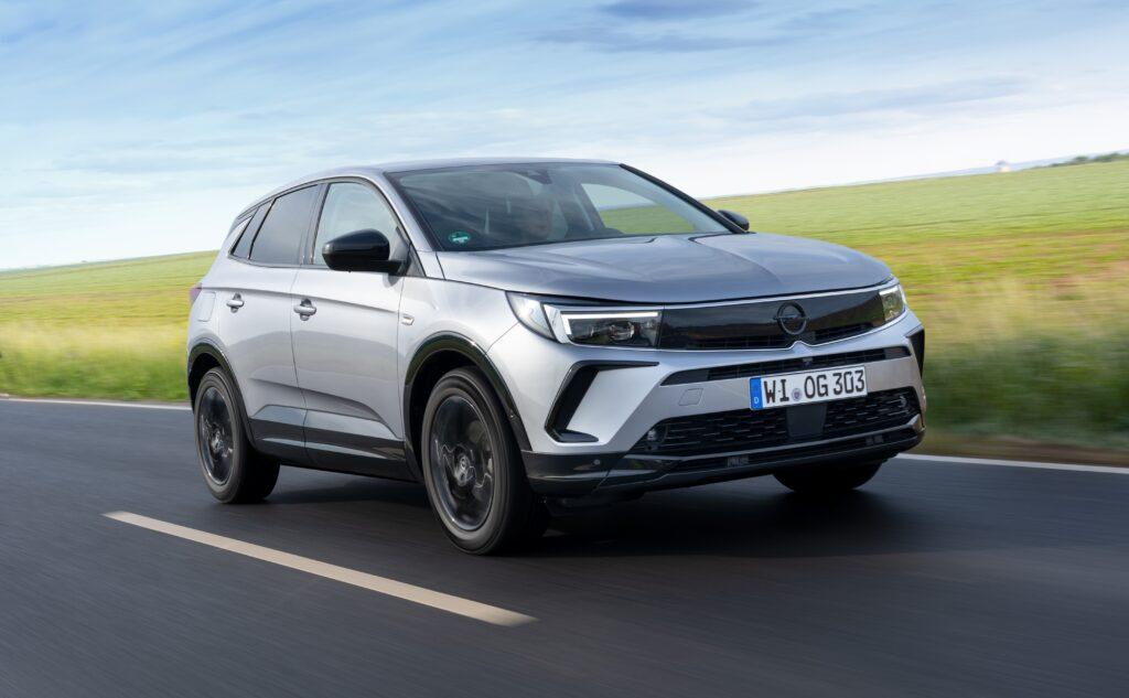 Opel Corsa en Grandland hybrid